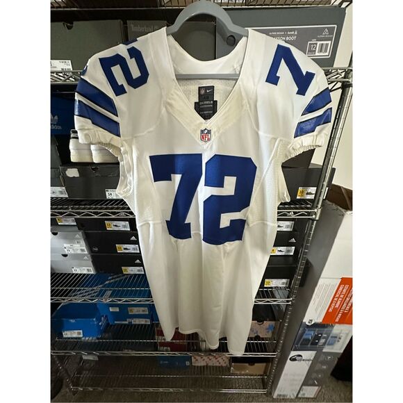 NFL Dallas Cowboys Game Issued/Worn Travis Frederick #72 Jersey - Picture 3 of 5